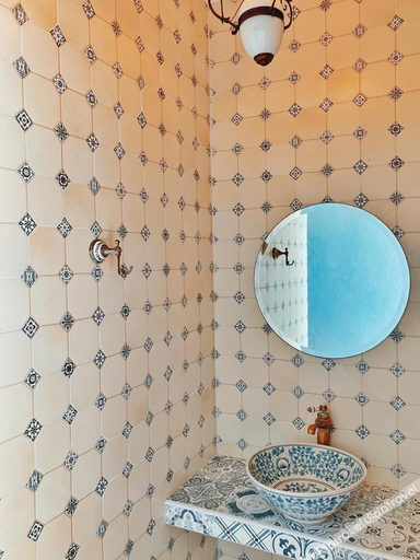 Bathroom 5, Sichon Goodwill, Sichon