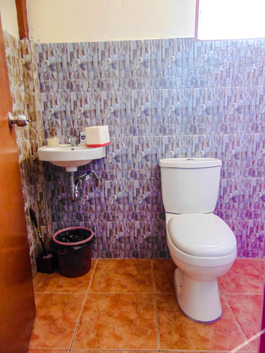 Bathroom, Pangulatan Beach Resort - Dormitory, Taytay
