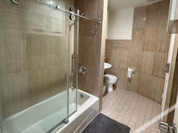 Bathroom 4, Hudson Yard HK, New York