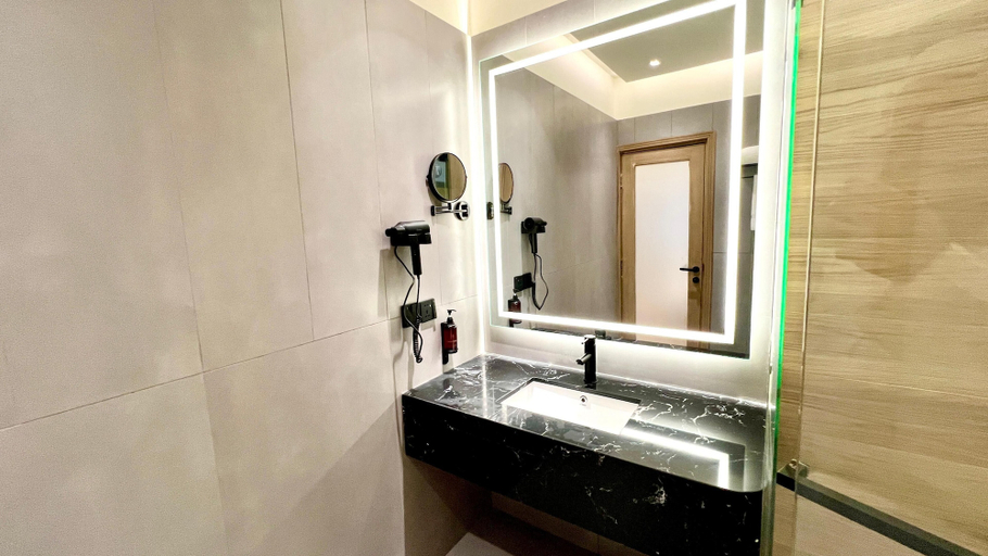 Bathroom 4, Aurhom By Royal Inn, Karachi