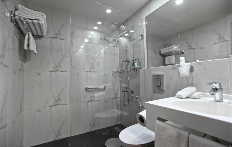 Bathroom, Hotel De Ville, Beirut