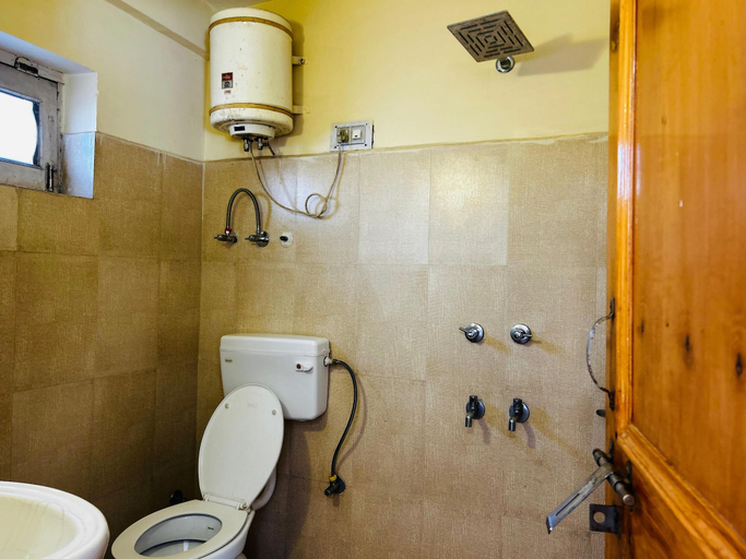 Bathroom 3, Hostelam The Mountain Story, Kullu