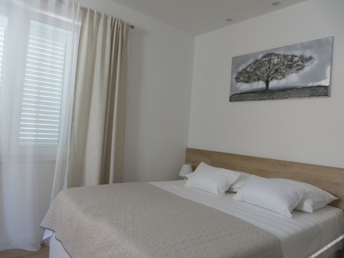Others 3, Lugo Apartments, Split