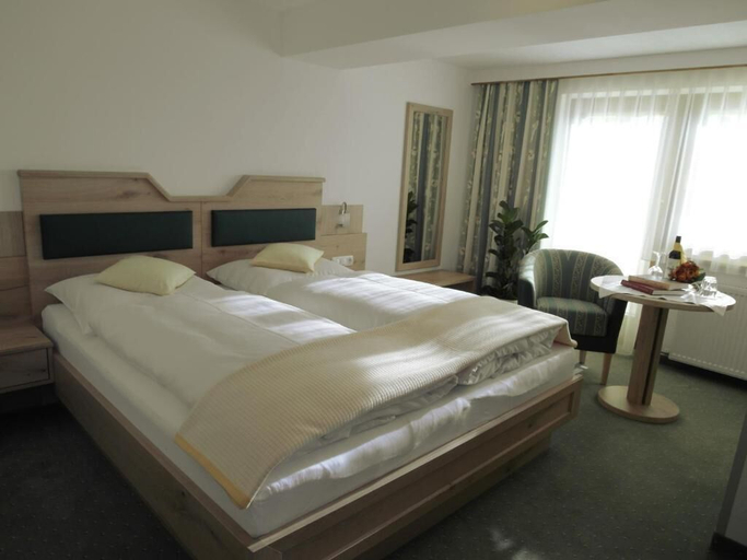 Others 2, Hotel Garni Regina, Schwaz