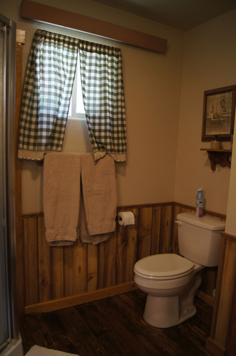 Bathroom 3, Elk Haven Vacation Cabins, Custer