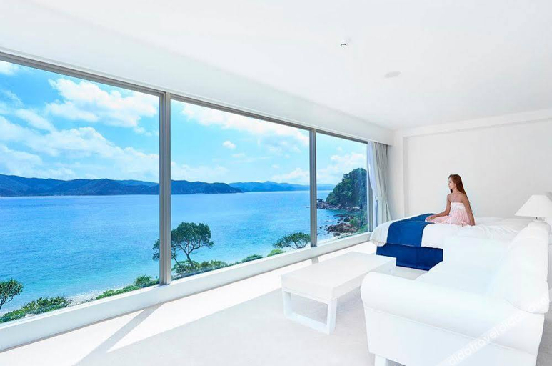 Bedroom 3, The Scene, Setouchi