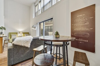 Others 4, TrustBnB, Philadelphia