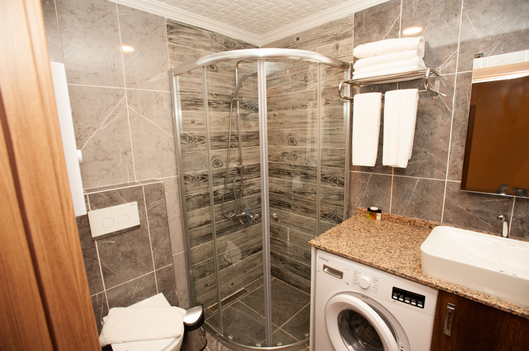 Bathroom 5, Empula Hotel & Residences, Yomra