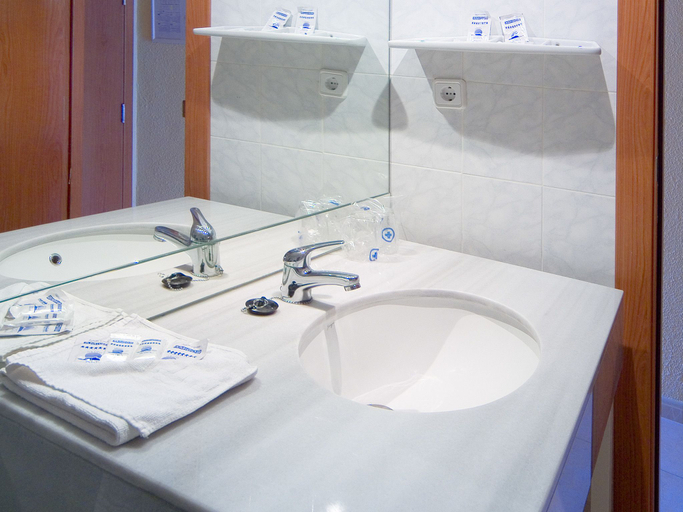 Bathroom 5, Magic Villa Benidorm, Alicante
