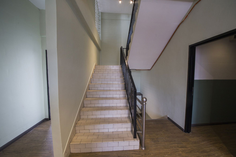 Others 5, Room V @ Jalan Jenang, Batu Pahat