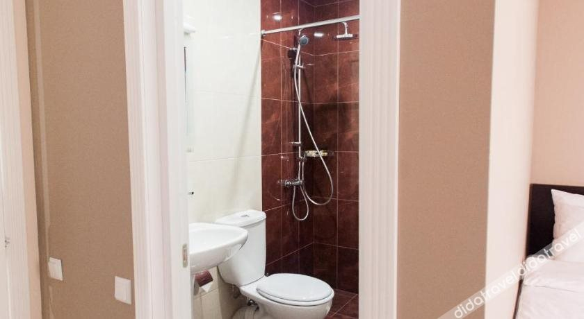 Bathroom, ピアッツァ フォー カラーズ(Piazza Four Colours), Batumi
