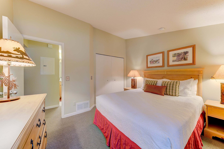 Bedroom 3, The Shores Cozy Lakeside Condo Unit 5705, Grand Traverse