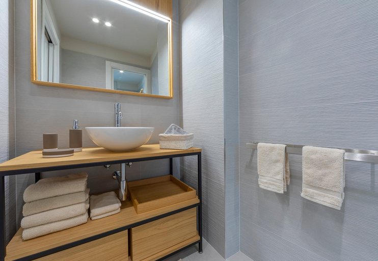 Bathroom 3, Mina Apartment 100m From Sea, Bari
