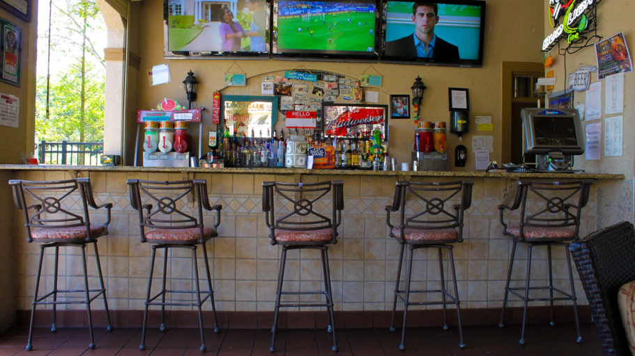 Food & Drinks