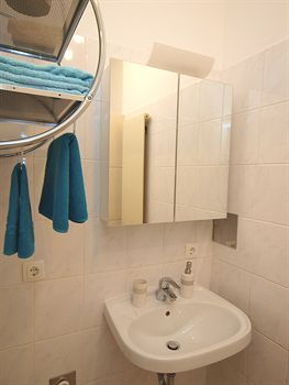 Bathroom Sink 5, Apartment Kroellgasse, Wien