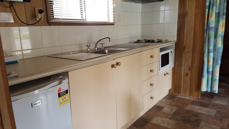 Others 4, Myrtleford Holiday Park, Alpine- West