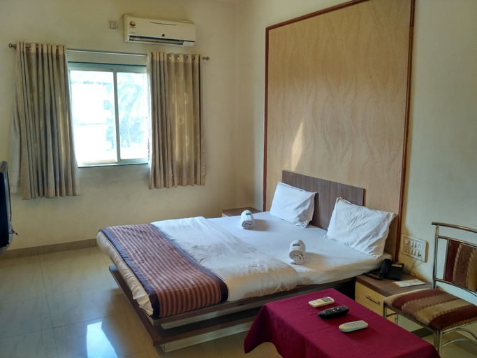 Bedroom 3, Hotel Jayshree, Pune