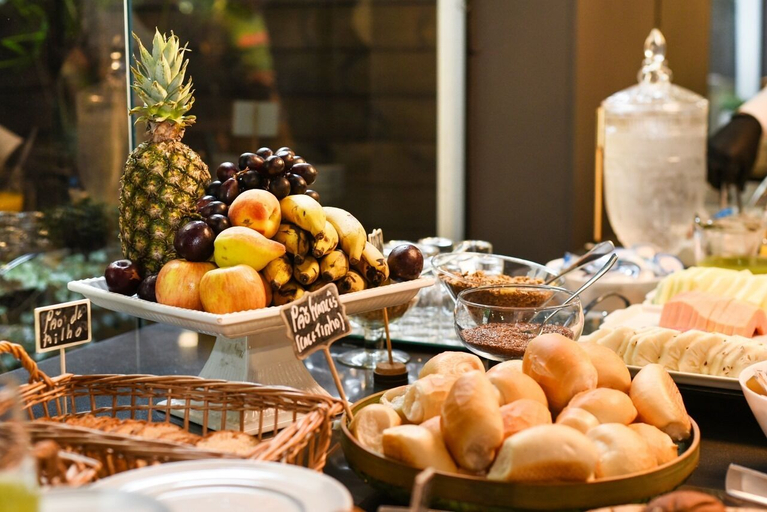 Food & Drinks