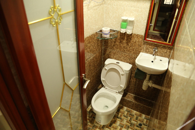 Bathroom 3, New Grand Guest House, Kowloon