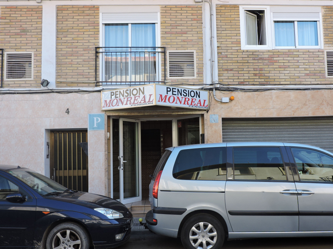 Exterior & Views 2, Hostal Monreal, Alicante