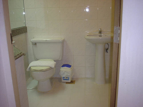 Bathroom, Far East Inn, Ratchathewi