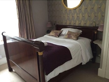 Others 1, The Swan Inn, Gloucestershire
