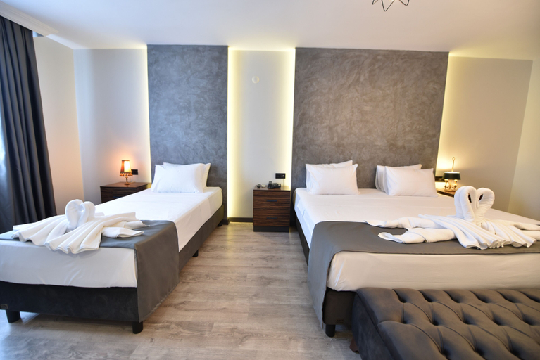 Others 3, Sunflower Otel, Merkez