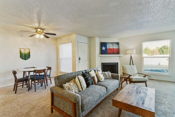 Others 3, The Relaxing Suites of Midland, Midland