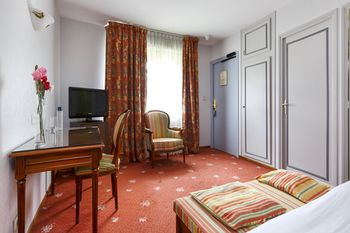 Guestroom 2, Château de Sancy, Seine-et-Marne