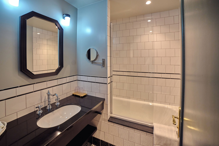 Bathroom 5, Le Manoir Hotel, Pas-de-Calais