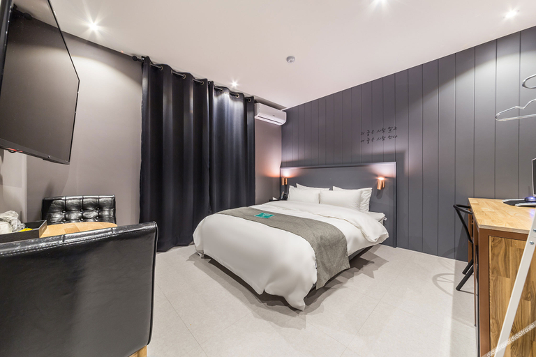 Bedroom 3, Guri Hotel in Cafe, Guri