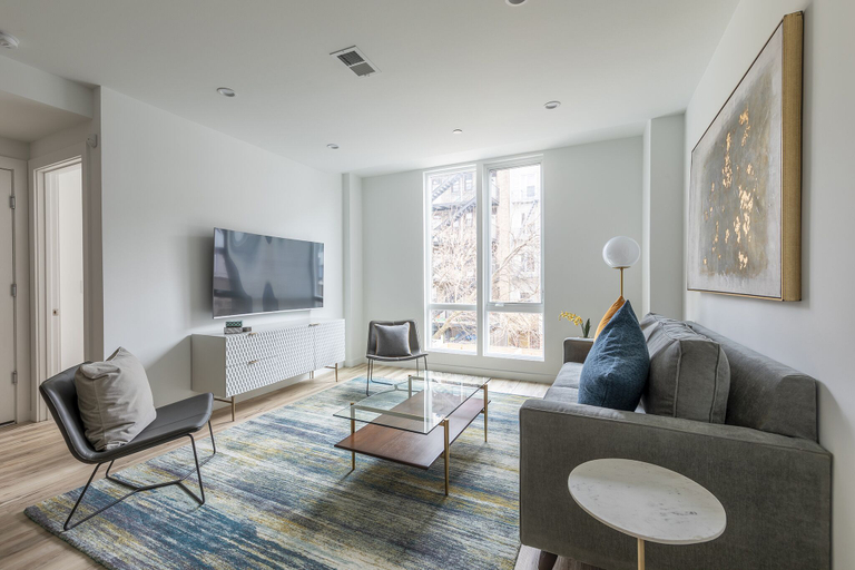 Room 3, Stylish 3BR Retreat w Private Deck Near NYC, Hudson