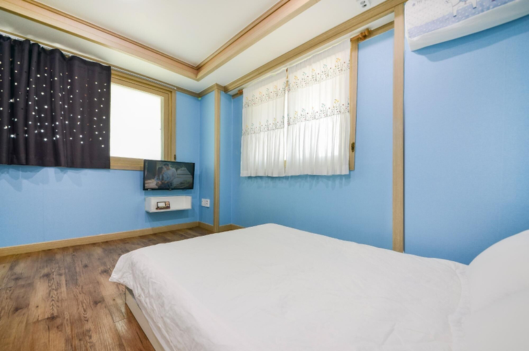 Bedroom 2, Sokcho Dderak Pension, Sokcho