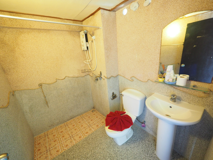 Bathroom 3, Lanta Darawadee Resort, Ko Lanta