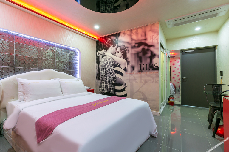 Event room (Stay at 23:00 - Early admission to the main room)(Check-in 23:00) 4, Jeju Hera Motel, Jeju