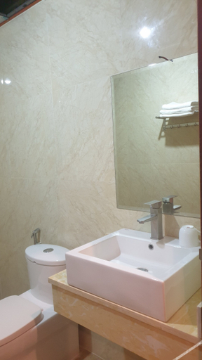 Bathroom 3, Garden hotel, Vangvieng