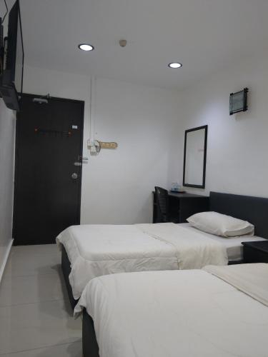 Others 3, ENE Inn, Kota Bharu