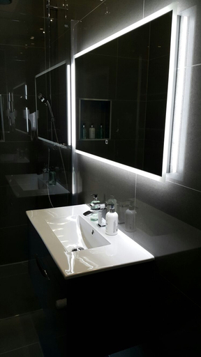 Bathroom, Miju Hotel, Edinburgh