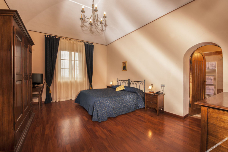 Bedroom 2, Certosa di Pontignano Residenza d'Epoca, Siena