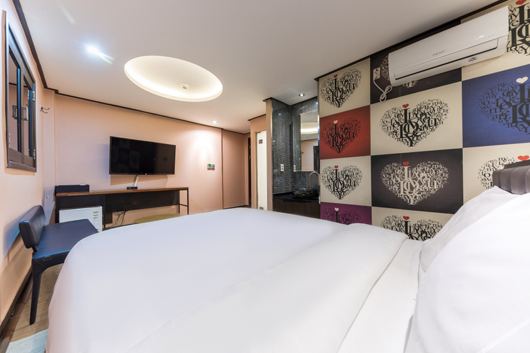 Bedroom 3, Konkuk University Salmon, Gwang-jin