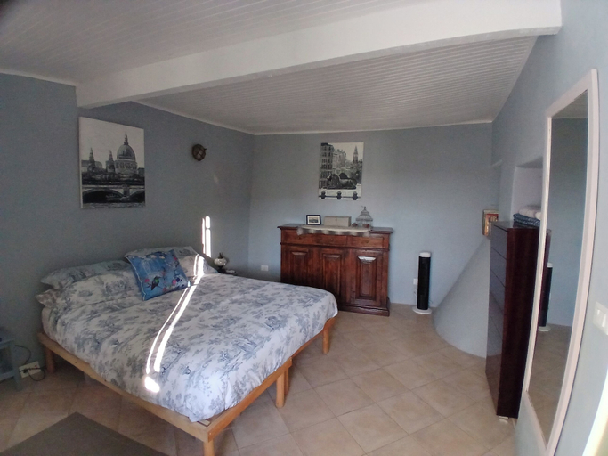 Room 3, Elegant Bajardo Apartment With Stunning Views, Imperia