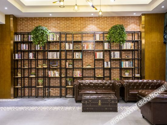 Hotel Interior or Public Areas 4, James Joyce Coffetel (Daocheng Yading Scenic Area), Garzê Tibetan