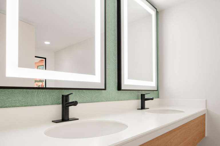 Bathroom 4, Tropicana Atlantic City – A Caesars Rewards Destination, Atlantic