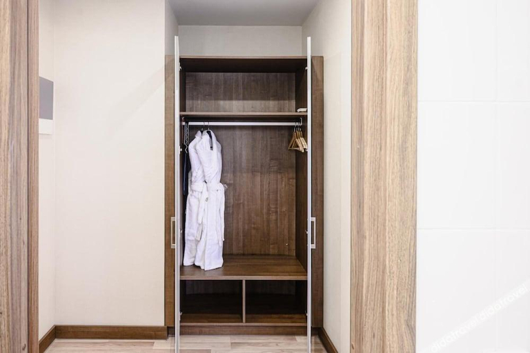 Others 5, Apart-hotel YE'S, Sankt-Peterburg gorsovet