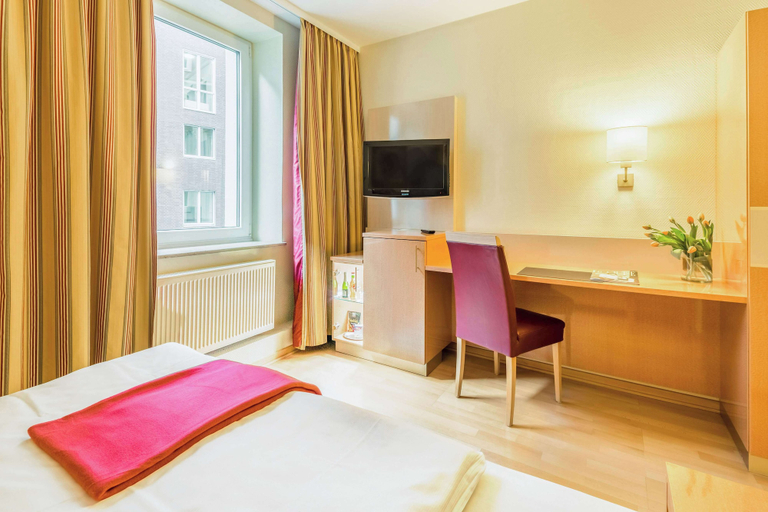 Bedroom 2, Essener Hof Sure Hotel Collection by Best Western, Essen