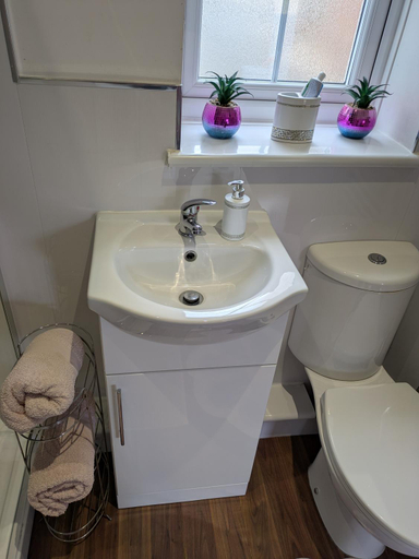 Bathroom 2, Colchester Town, modern, detached, guest house, Essex
