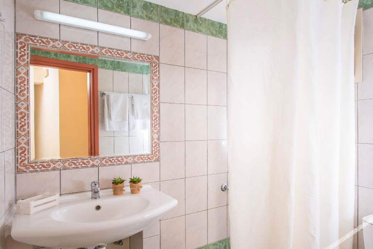 Bathroom 5, Danaides, Crete