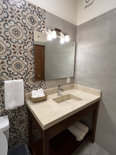 Bathroom 3, Casona 1530, Tequila
