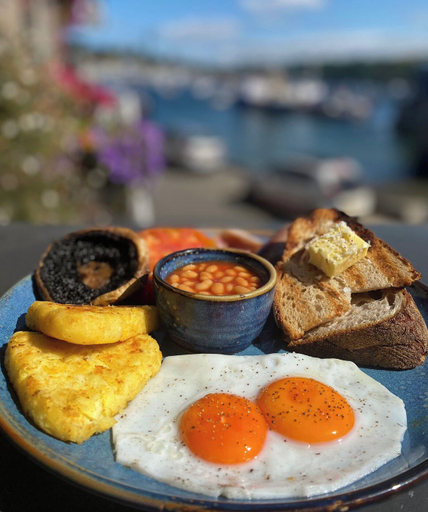 Food & Drinks 5, The Lugger Inn, Cornwall