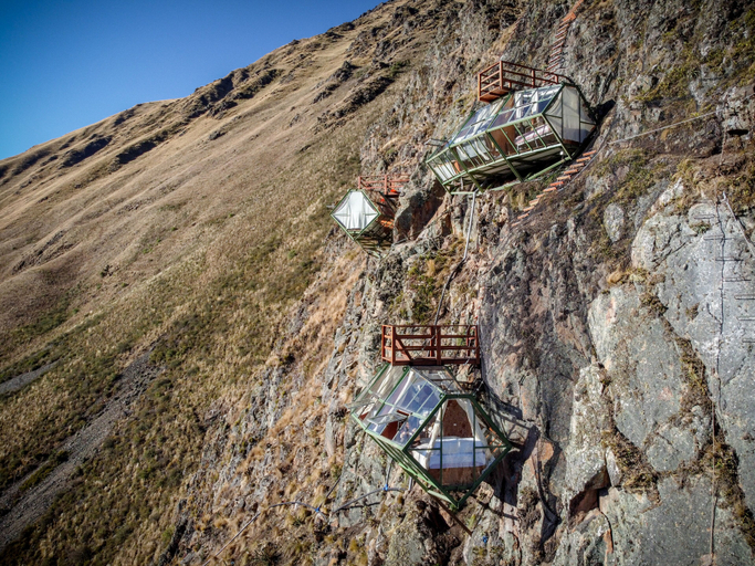 Others 5, Vertical Sky Suites, Urubamba